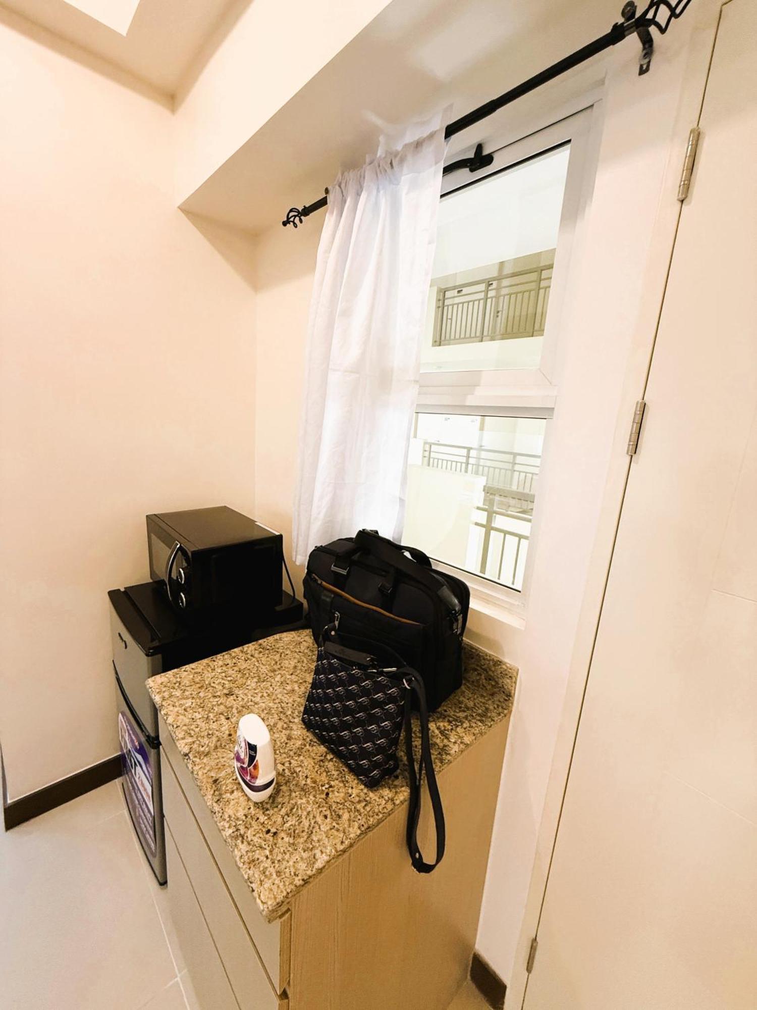 Jfam Suites Allegra, 60Sqm Condo With Balcony, Free Parking Apartment Manila