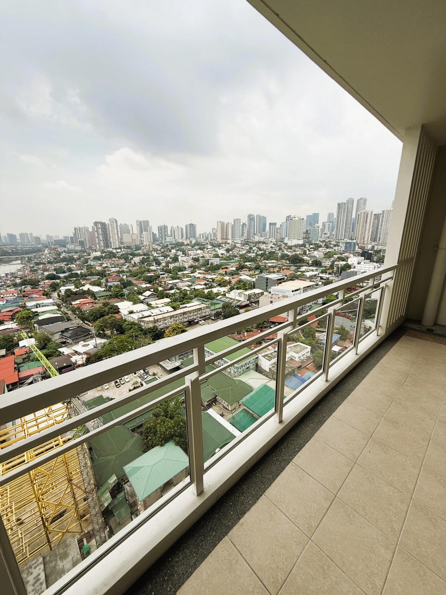 Jfam Suites Allegra, 60Sqm Condo With Balcony, Free Parking Manila